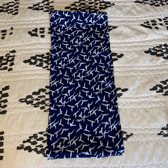 PRETTY PERSUASIONS, Scarf - Picture 4 of 10